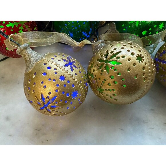 2005 Hallmark Illuminations Snowflake Snowballs Set Of 2 Christmas Ornaments - Picture 7 of 8